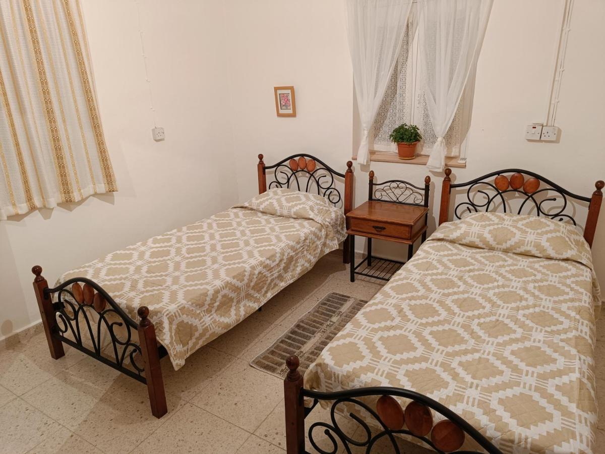 The Grapevine Guest House Paphos Exterior photo